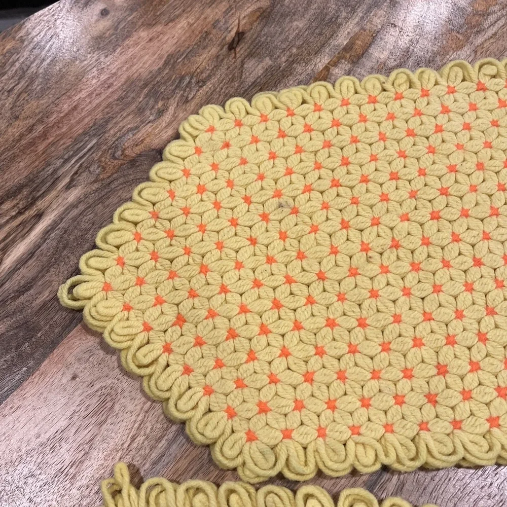 MCM *Mid Century Table PLACEMATS‎ RETRO *Yarn VINTAGE Yellow Orange Boho Hippie